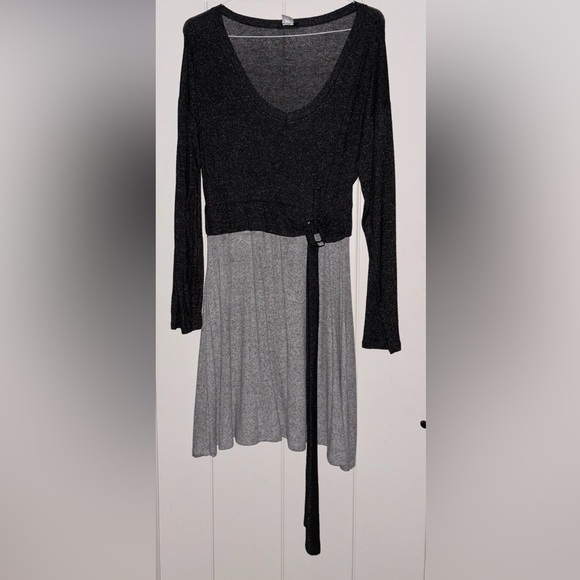 Venus Colorblock V-Neck Pullover Knee Length Sweater Dress Size‎ X-Large - Picture 1 of 6